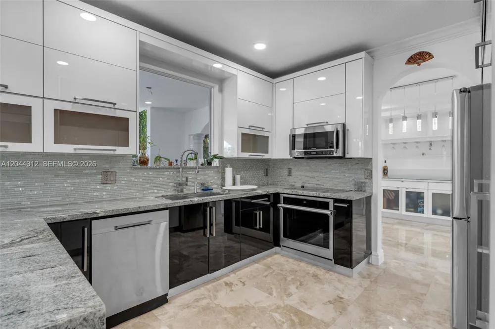 15262 SW 11th St Miami, FL 33194