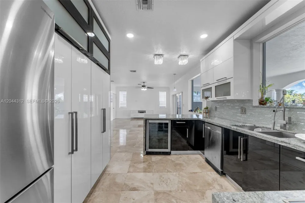 15262 SW 11th St Miami, FL 33194