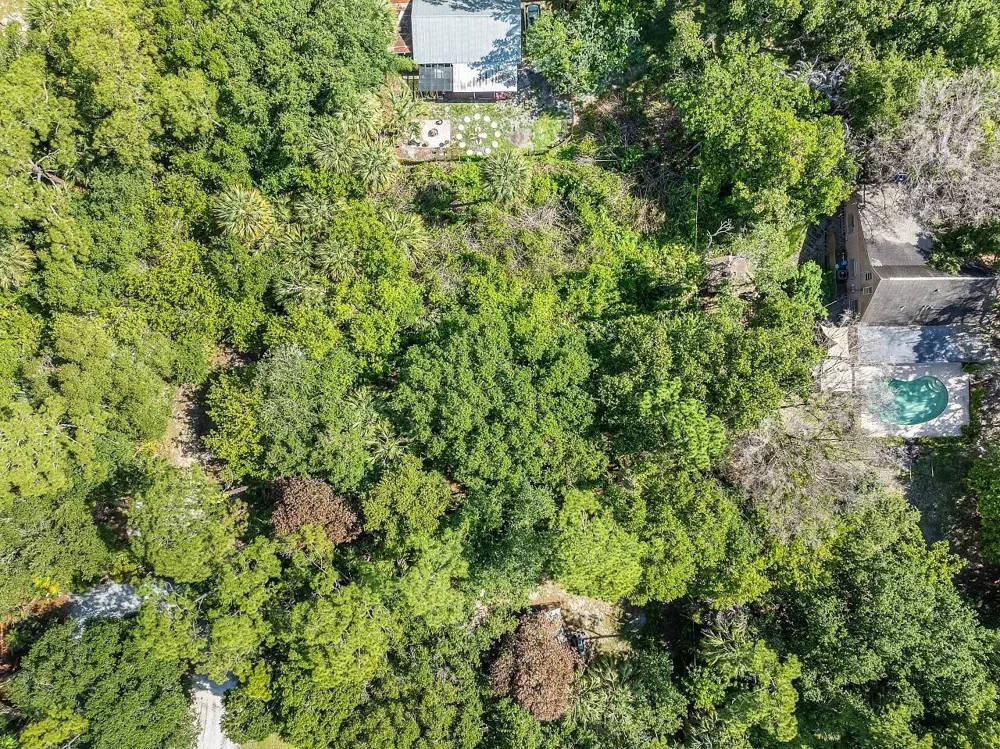 564 30th Avenue SW Vero Beach, FL 32968