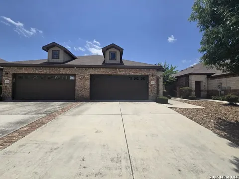 685 CREEKSIDE CIR