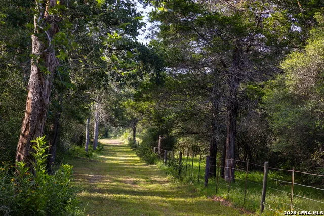 10488 STATE HIGHWAY 304 Harwood, TX 78632
