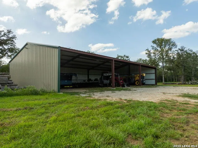 10488 STATE HIGHWAY 304 Harwood, TX 78632