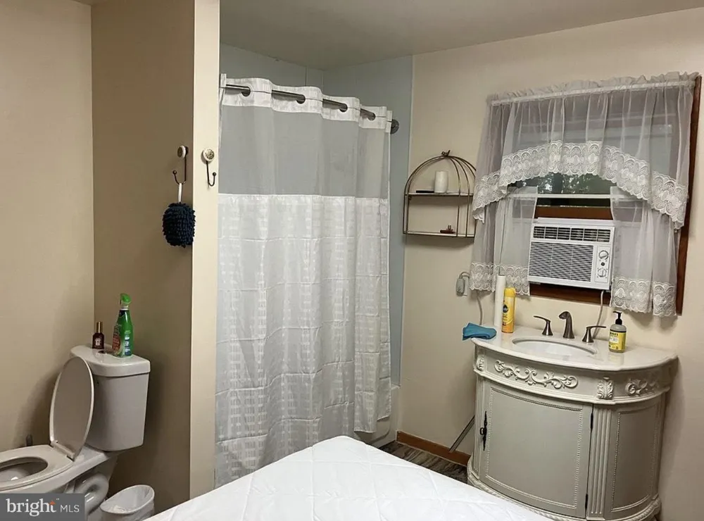 3725 OAKLAND ROAD Bethlehem, PA 18020
