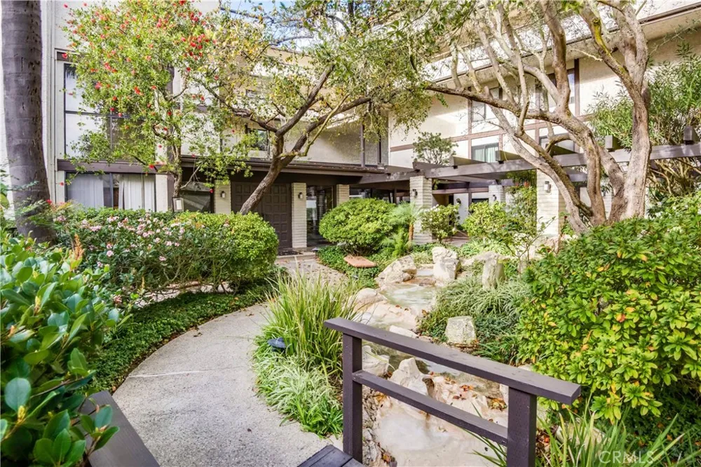 5987 Peacock Ridge Road #212 Rancho Palos Verdes, CA 90275