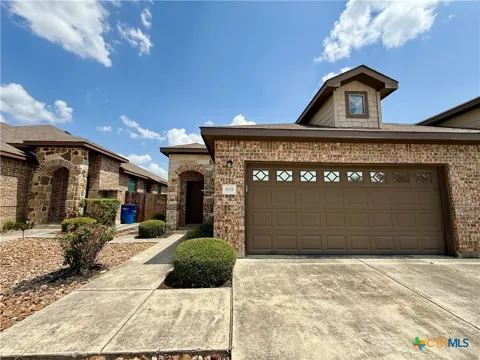685 Creekside Circle