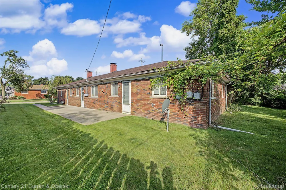 1432 Charter Street Lincoln Park City, MI 48146