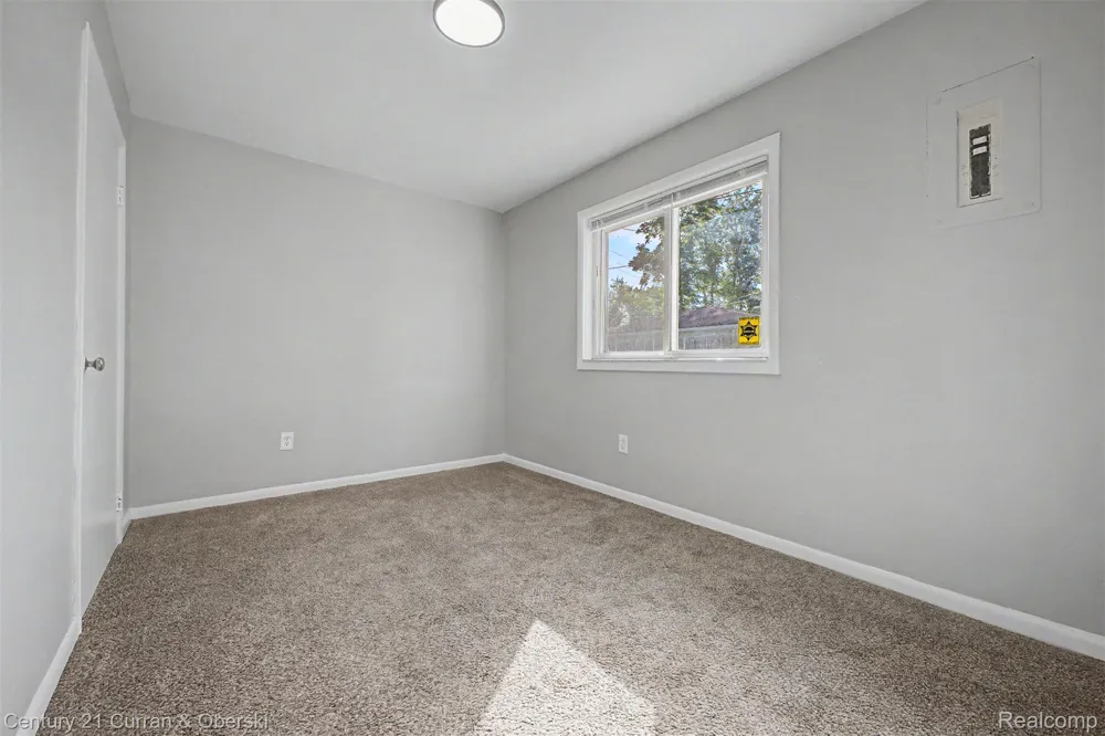 1432 Charter Street Lincoln Park City, MI 48146