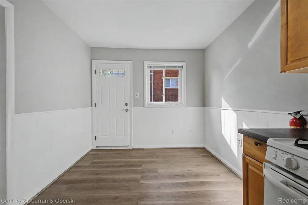 1432 Charter Street Lincoln Park City, MI 48146