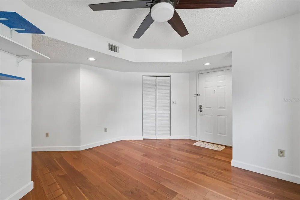 11800 PARK BOULEVARD #401 Seminole, FL 33772