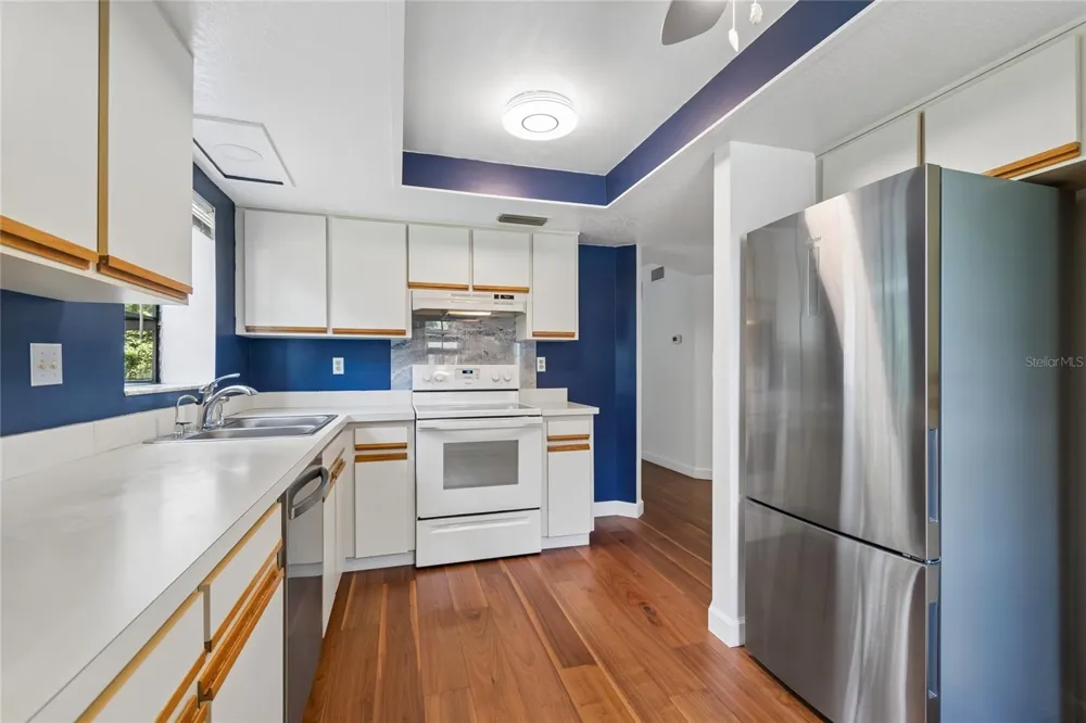 11800 PARK BOULEVARD #401 Seminole, FL 33772