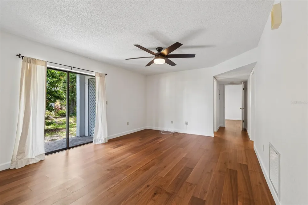 11800 PARK BOULEVARD #401 Seminole, FL 33772