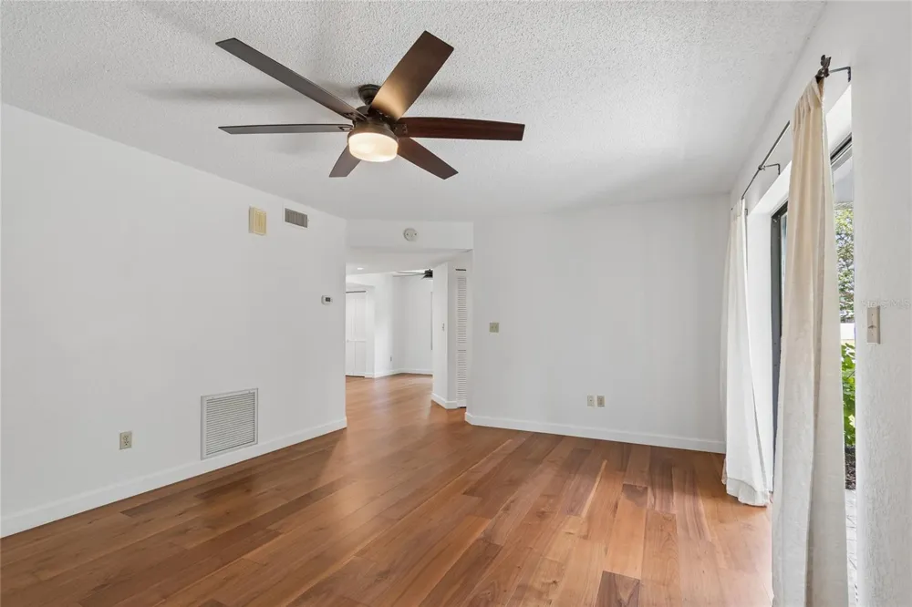 11800 PARK BOULEVARD #401 Seminole, FL 33772
