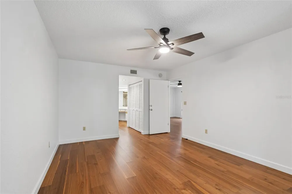11800 PARK BOULEVARD #401 Seminole, FL 33772