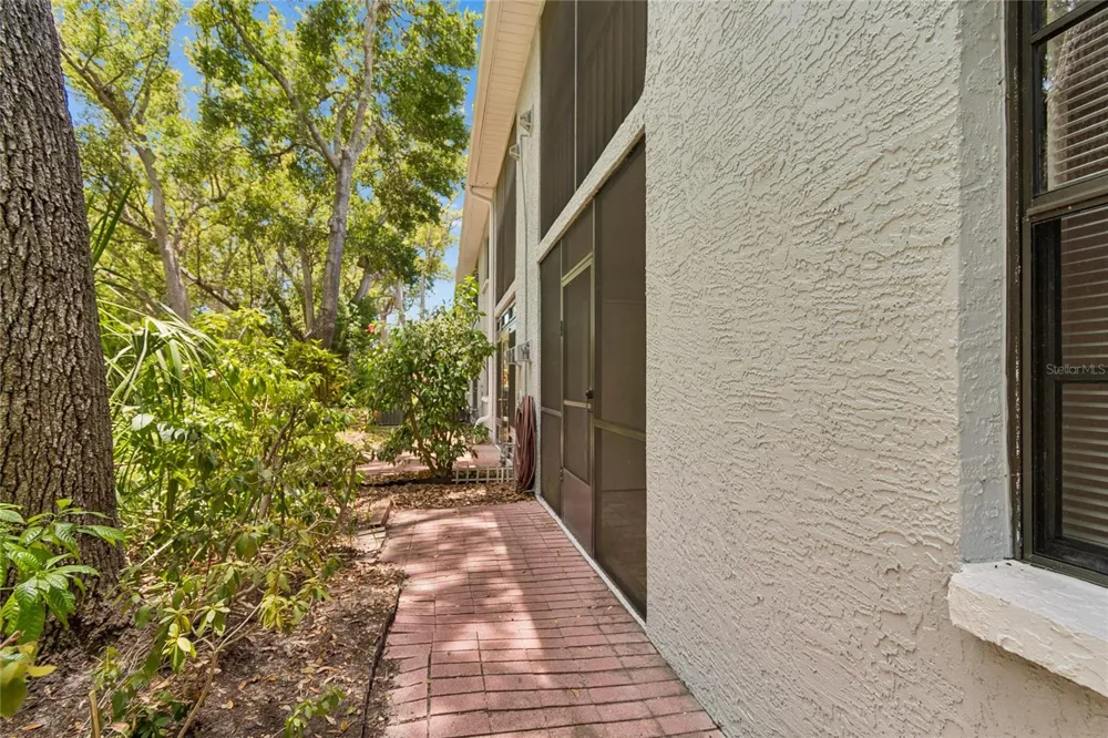 11800 PARK BOULEVARD #401 Seminole, FL 33772