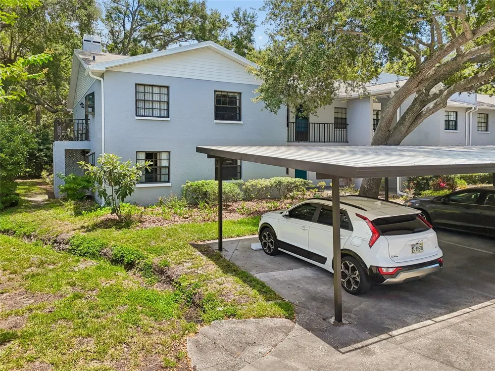 11800 PARK BOULEVARD #401 Seminole, FL 33772