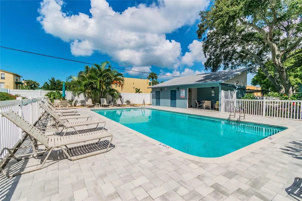 11800 PARK BOULEVARD #401 Seminole, FL 33772