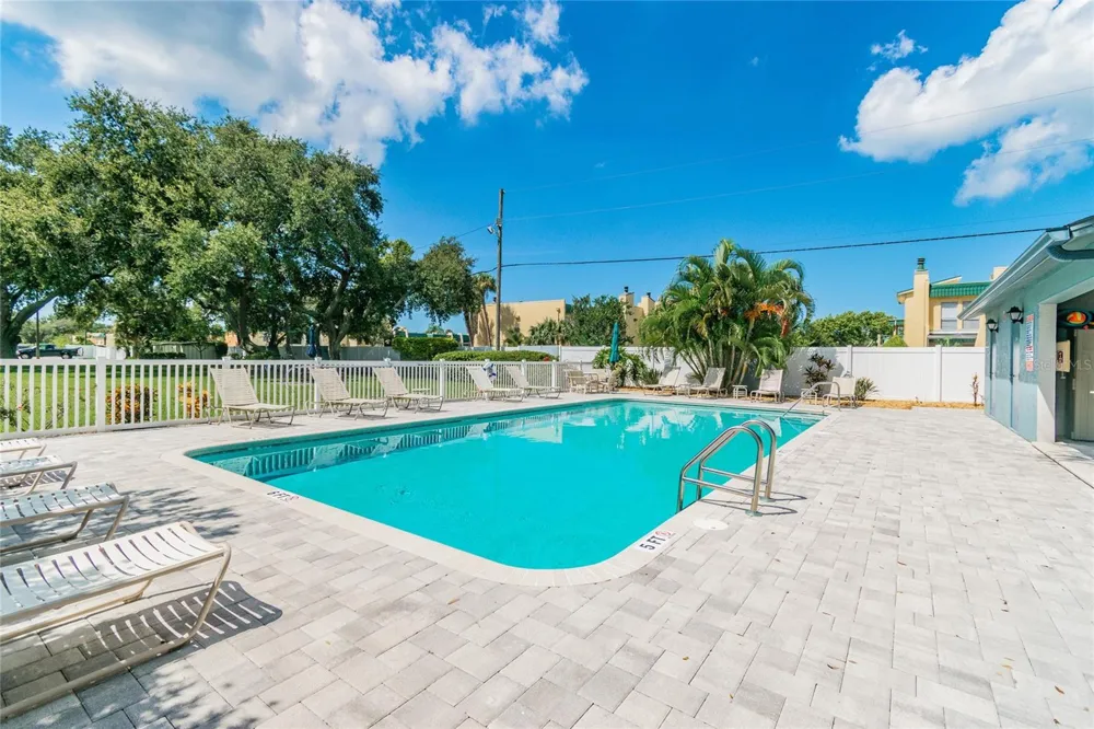 11800 PARK BOULEVARD #401 Seminole, FL 33772