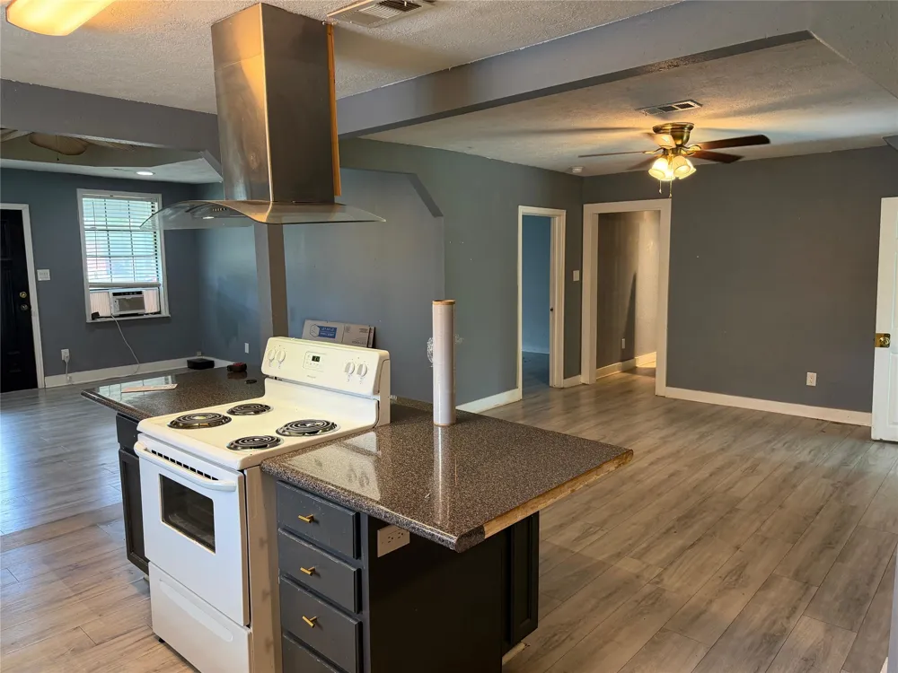 1401 E 29th Street Bryan, TX 77802