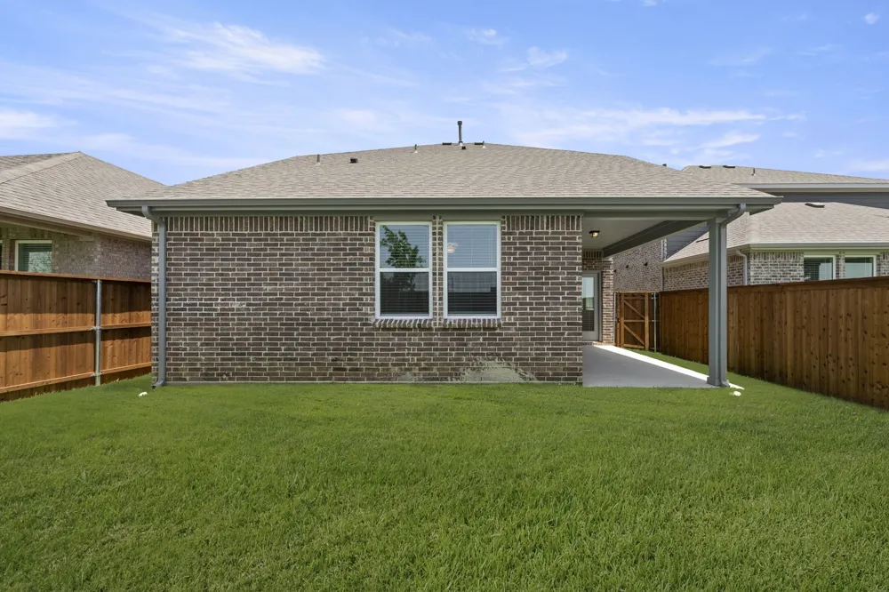 5909 Laurel Lake Lane Pilot Point, TX 76258