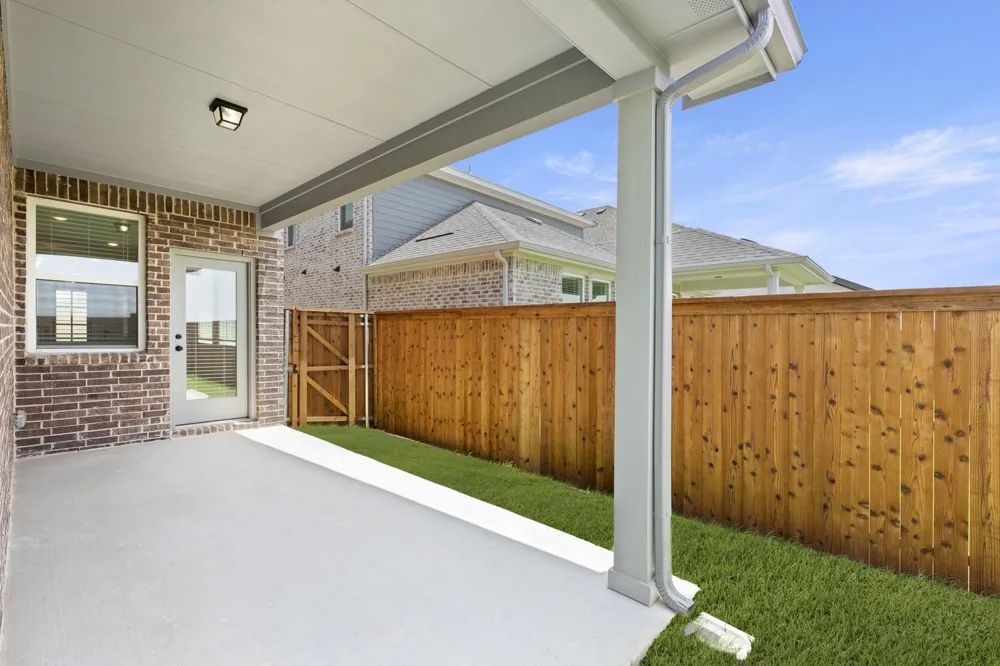 5909 Laurel Lake Lane Pilot Point, TX 76258