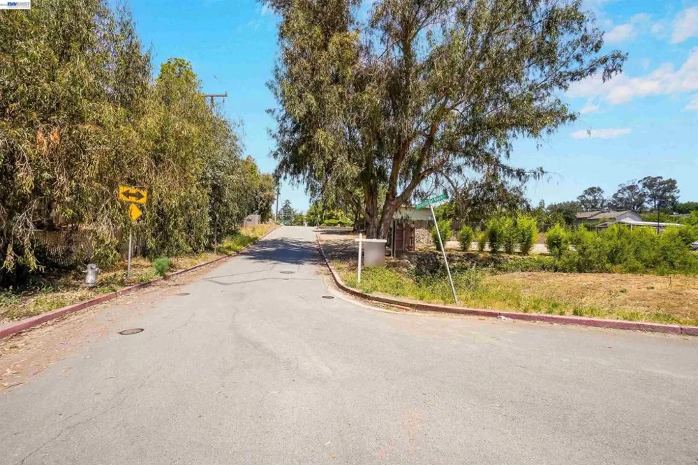Mansfield Ave Hayward, CA 94541