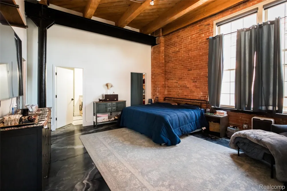 200 River Place Drive #12 Detroit City, MI 48207