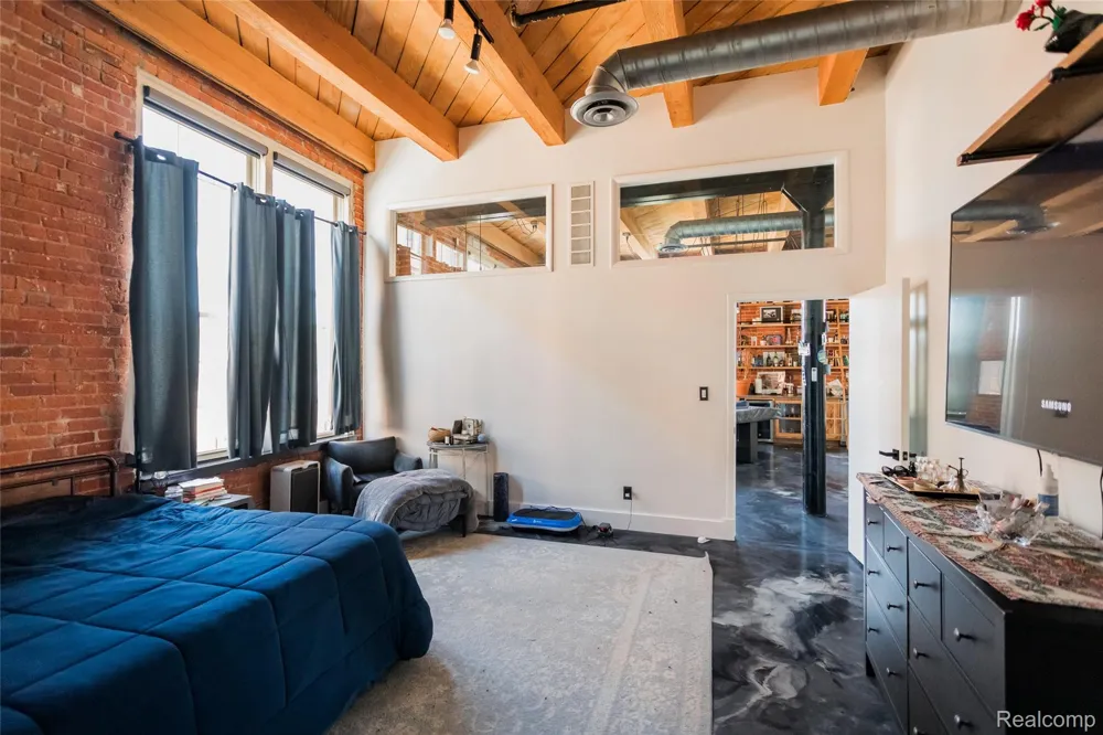 200 River Place Drive #12 Detroit City, MI 48207