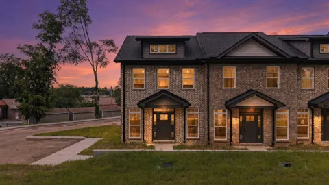 102 Halfrunner Way #102