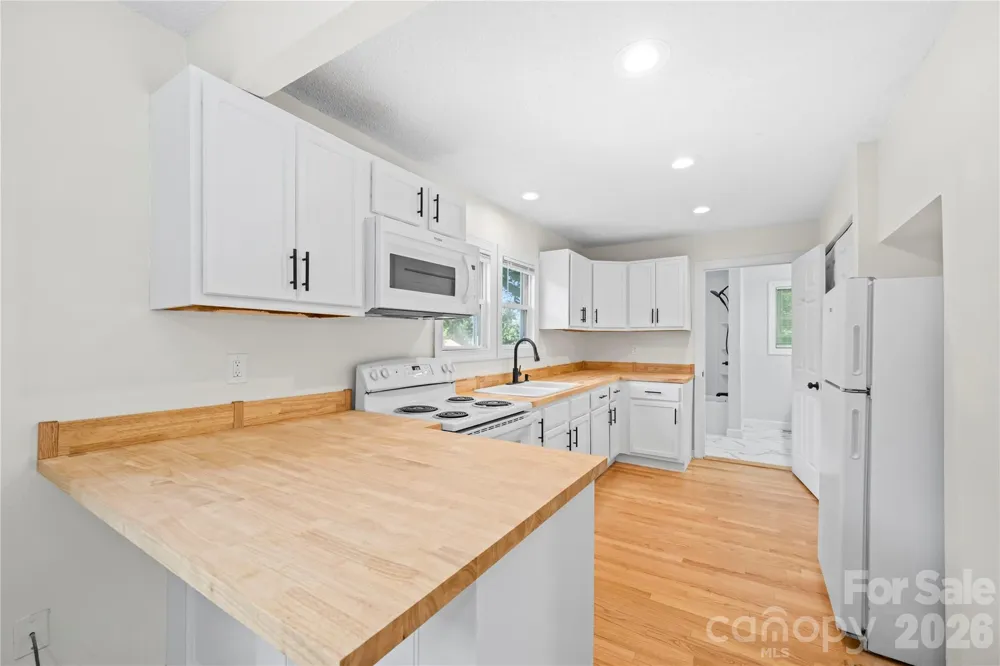 142 Substation Road Canton, NC 28716