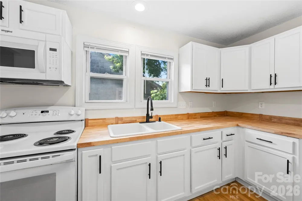142 Substation Road Canton, NC 28716