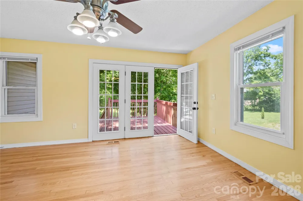 142 Substation Road Canton, NC 28716