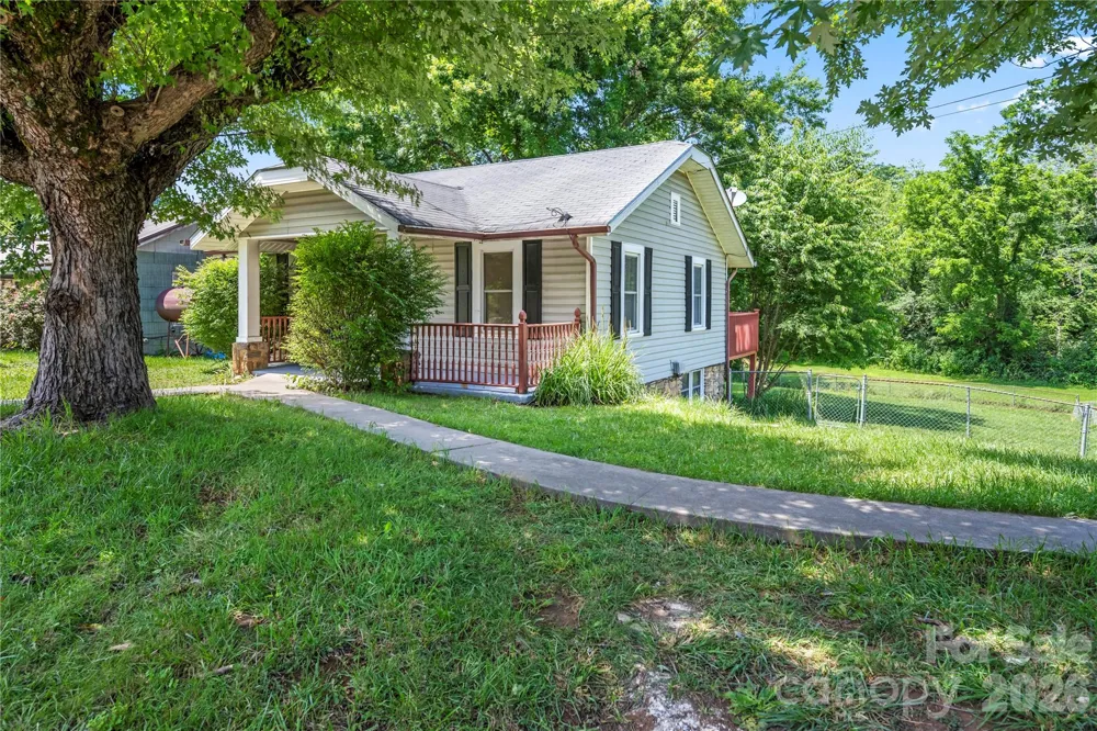 142 Substation Road Canton, NC 28716