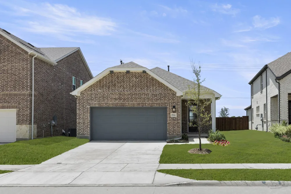 5941 Laurel Lake Lane Pilot Point, TX 76258