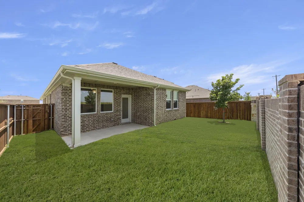 5941 Laurel Lake Lane Pilot Point, TX 76258