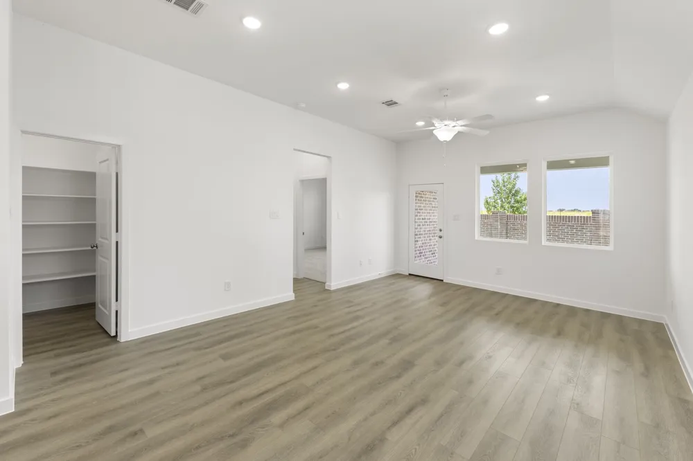 5941 Laurel Lake Lane Pilot Point, TX 76258