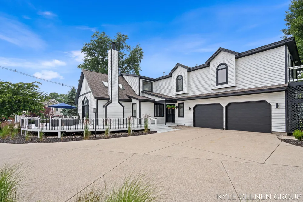 1729 Waukazoo Drive Park Township, MI 49424