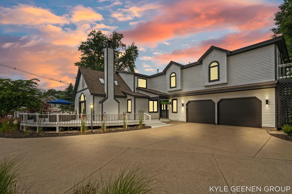1729 Waukazoo Drive Park Township, MI 49424