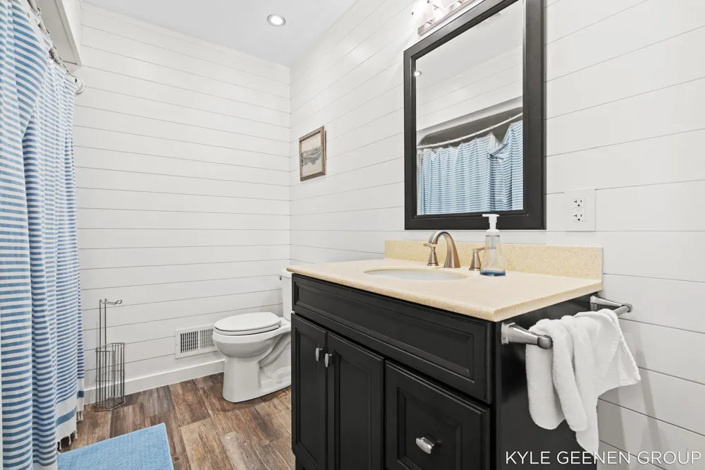 1729 Waukazoo Drive Park Township, MI 49424
