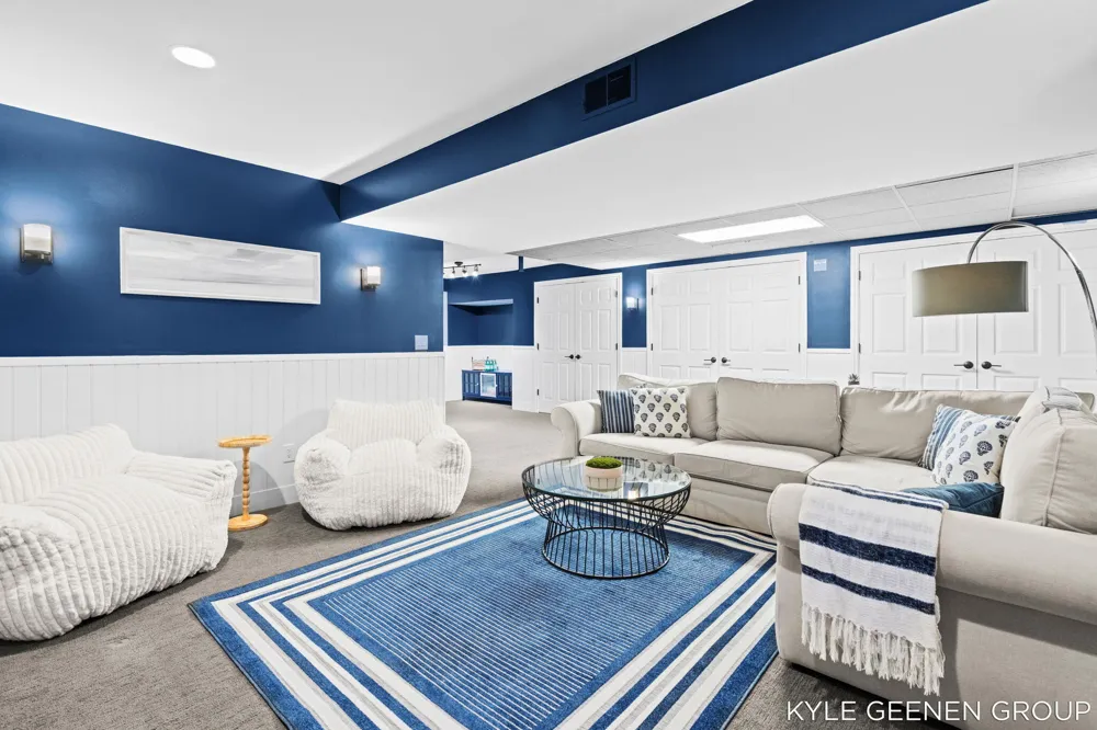 1729 Waukazoo Drive Park Township, MI 49424