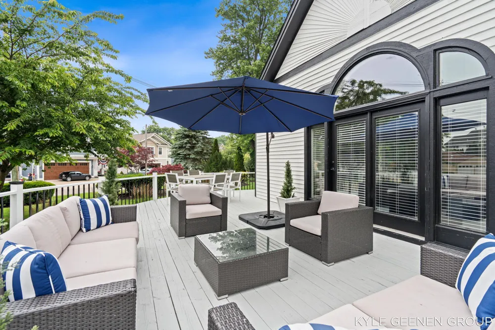 1729 Waukazoo Drive Park Township, MI 49424