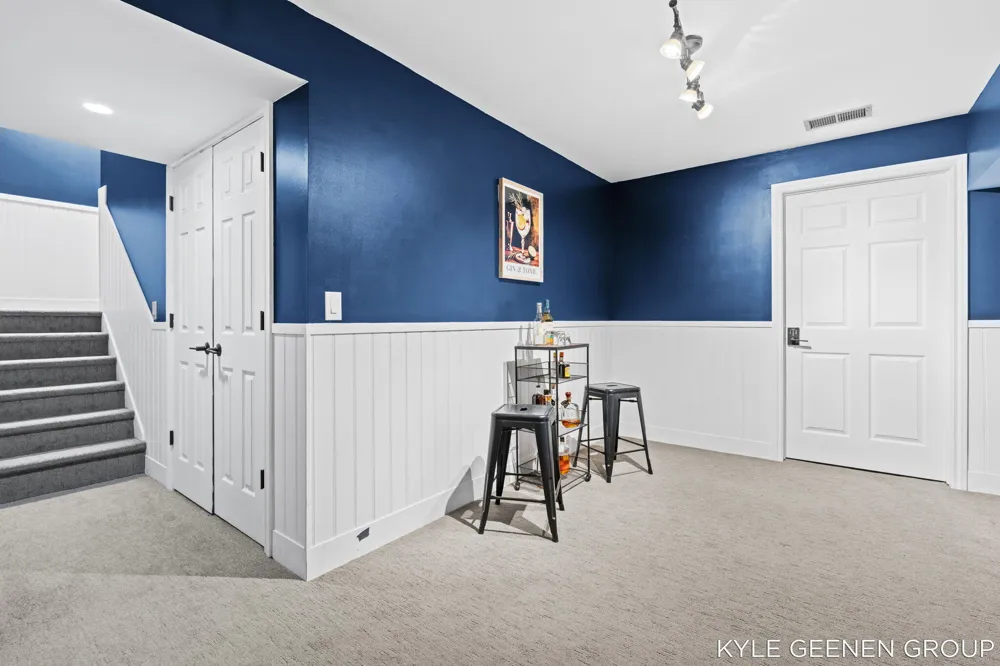 1729 Waukazoo Drive Park Township, MI 49424