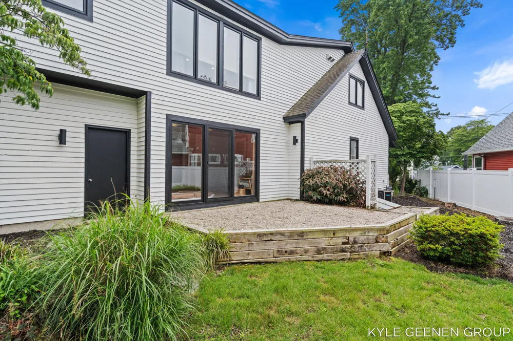 1729 Waukazoo Drive Park Township, MI 49424