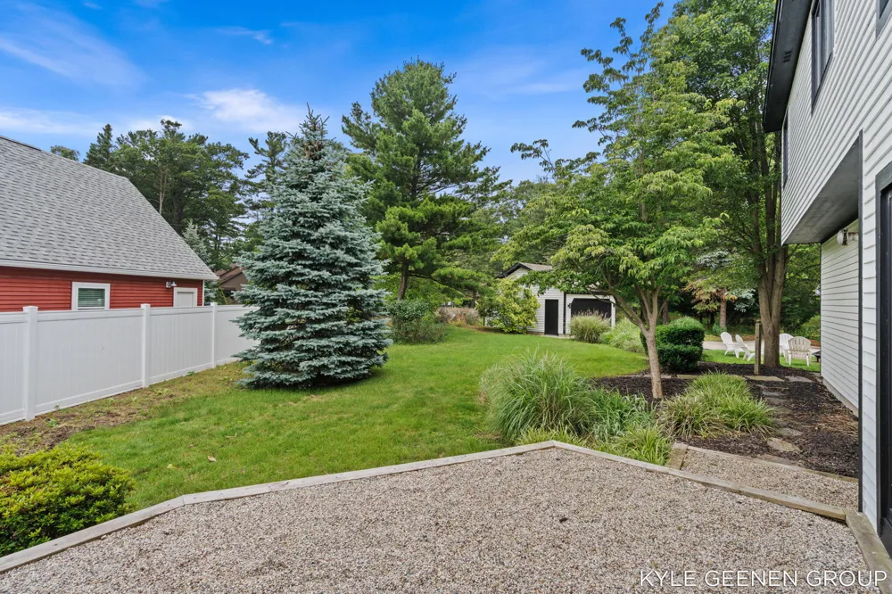 1729 Waukazoo Drive Park Township, MI 49424