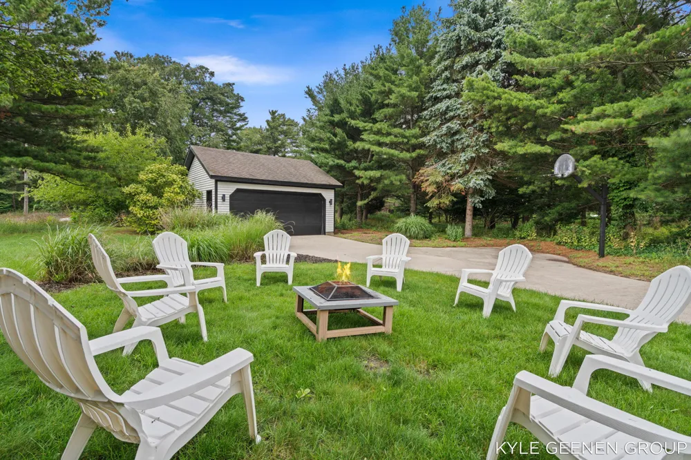 1729 Waukazoo Drive Park Township, MI 49424
