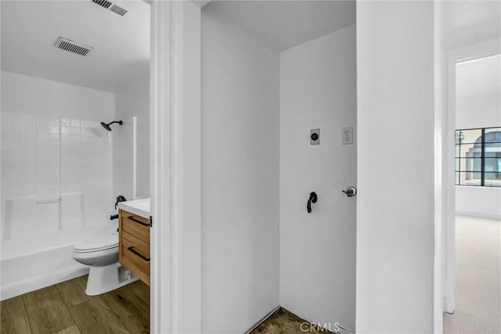 18108 Erik Court #588 Canyon Country, CA 91387