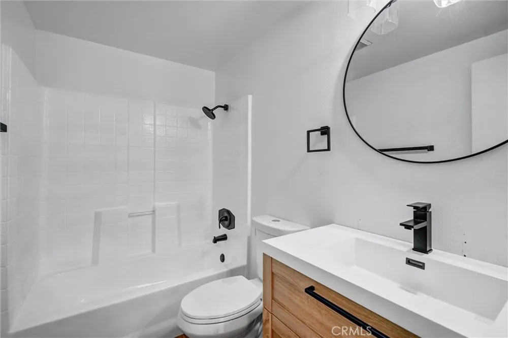 18108 Erik Court #588 Canyon Country, CA 91387