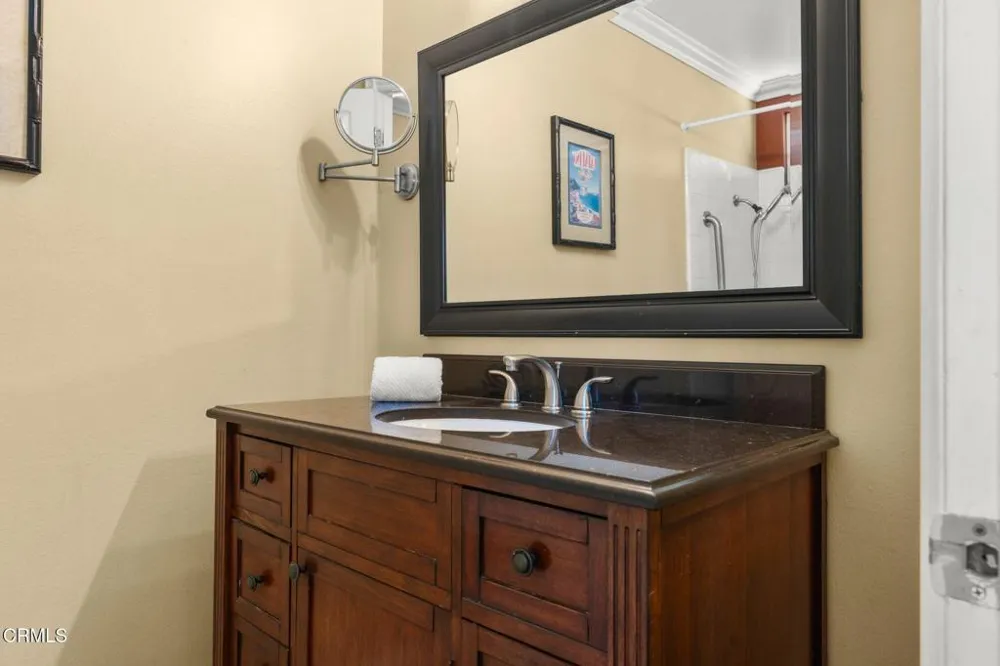 950 Seaside Court Ventura, CA 93001