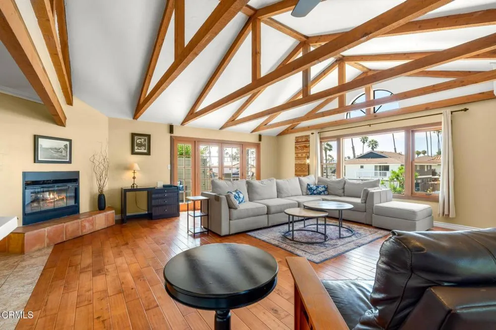 950 Seaside Court Ventura, CA 93001
