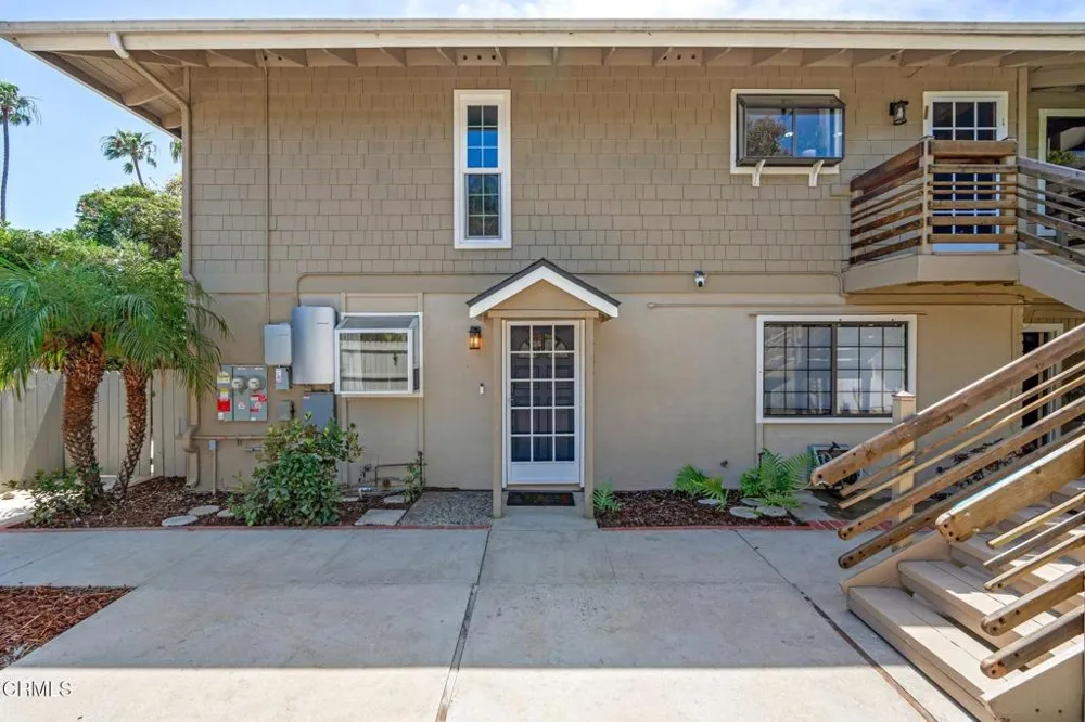 950 Seaside Court Ventura, CA 93001