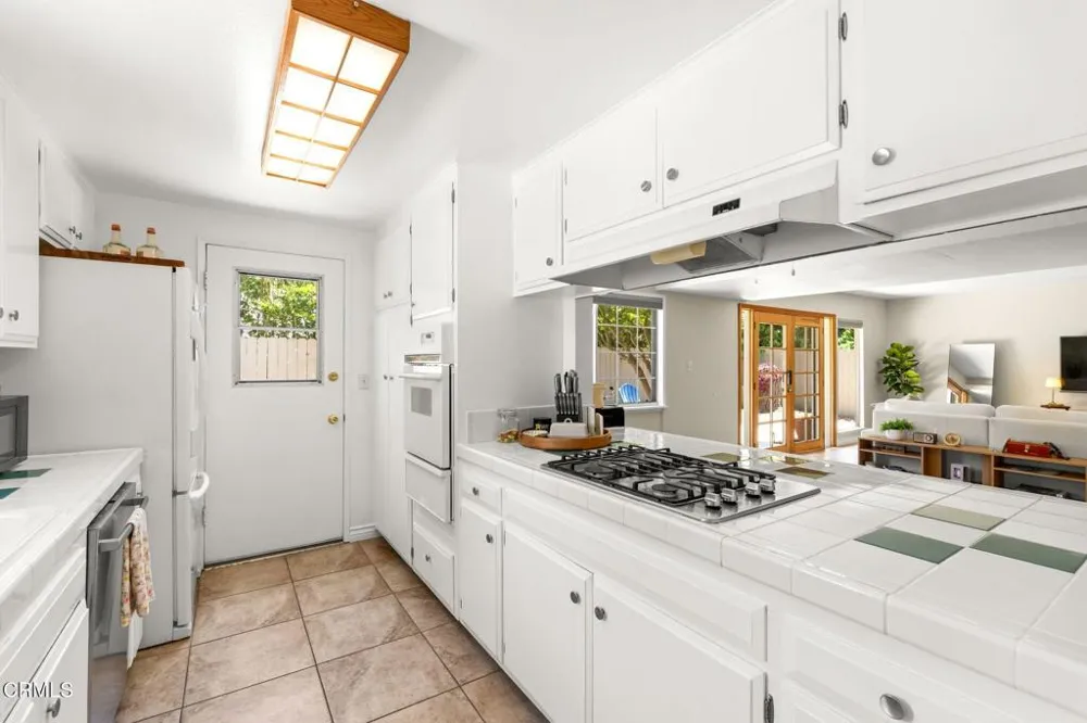 950 Seaside Court Ventura, CA 93001